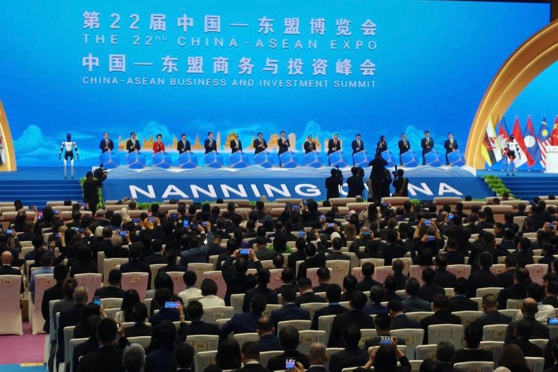 hg57体育机器人闪耀中国-东盟博览会，以具身智能助力国际盛会